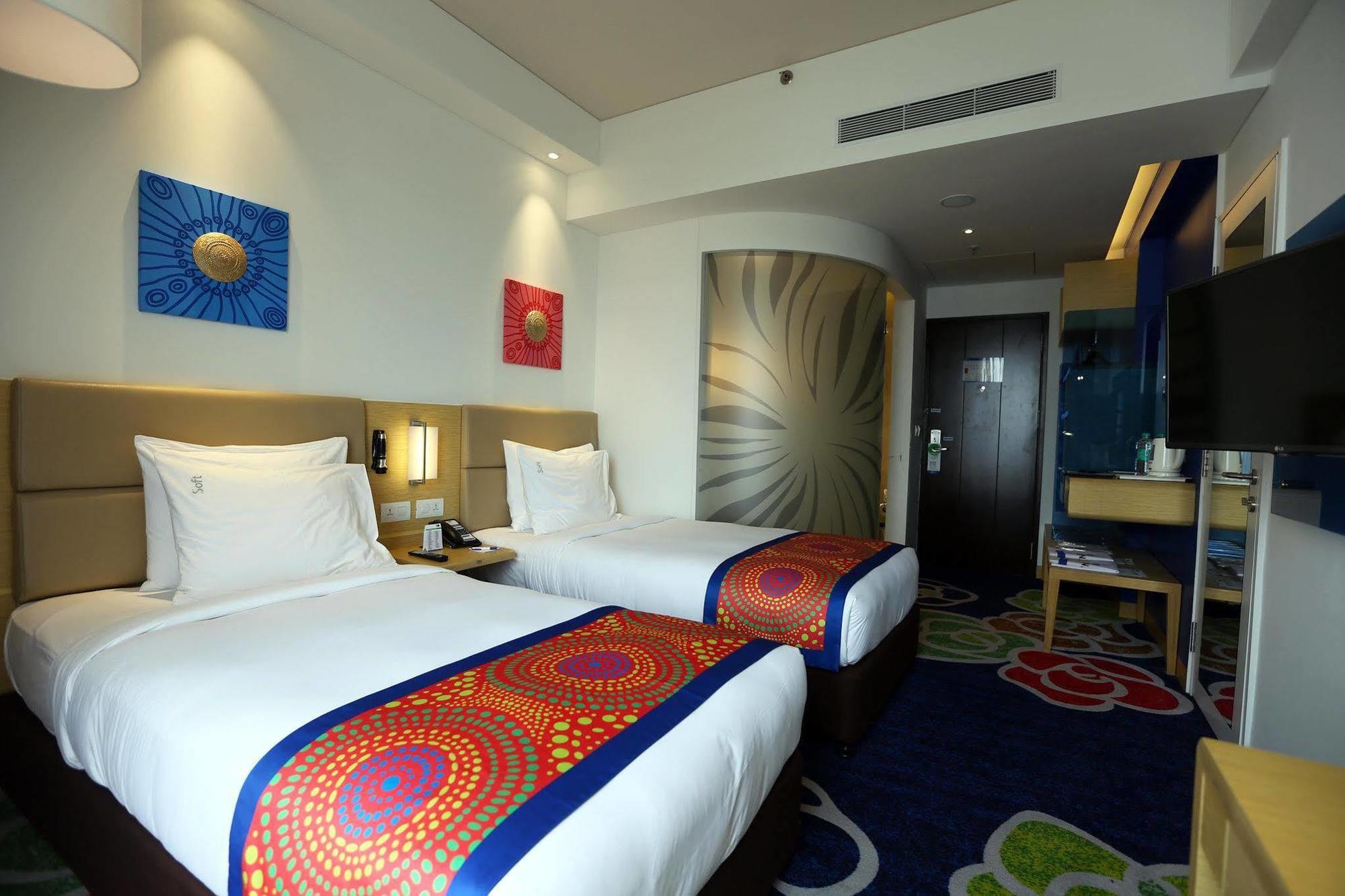 Holiday Inn Express Chennai Old Mahabalipuram Road Exteriér fotografie